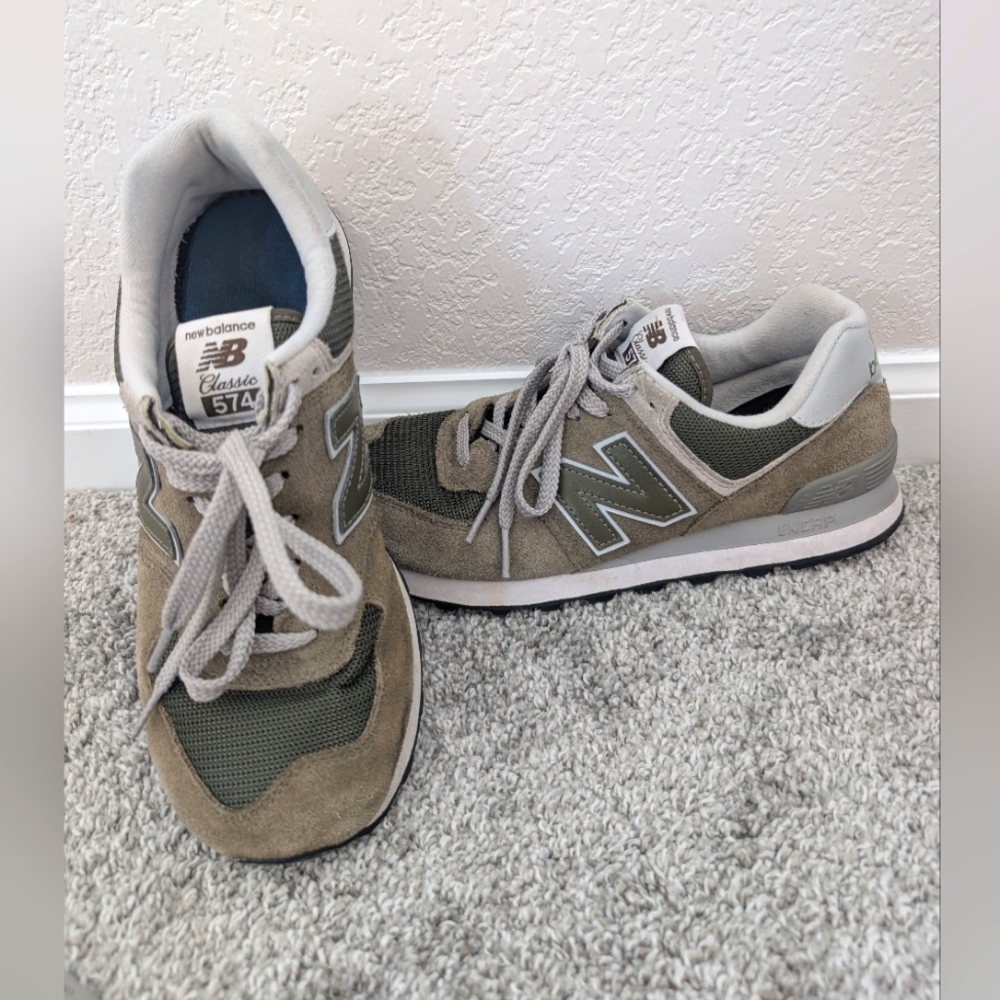 New Balance 574 Classic Suede & Mesh Sneaker Size: Men’s 8.5 (US)